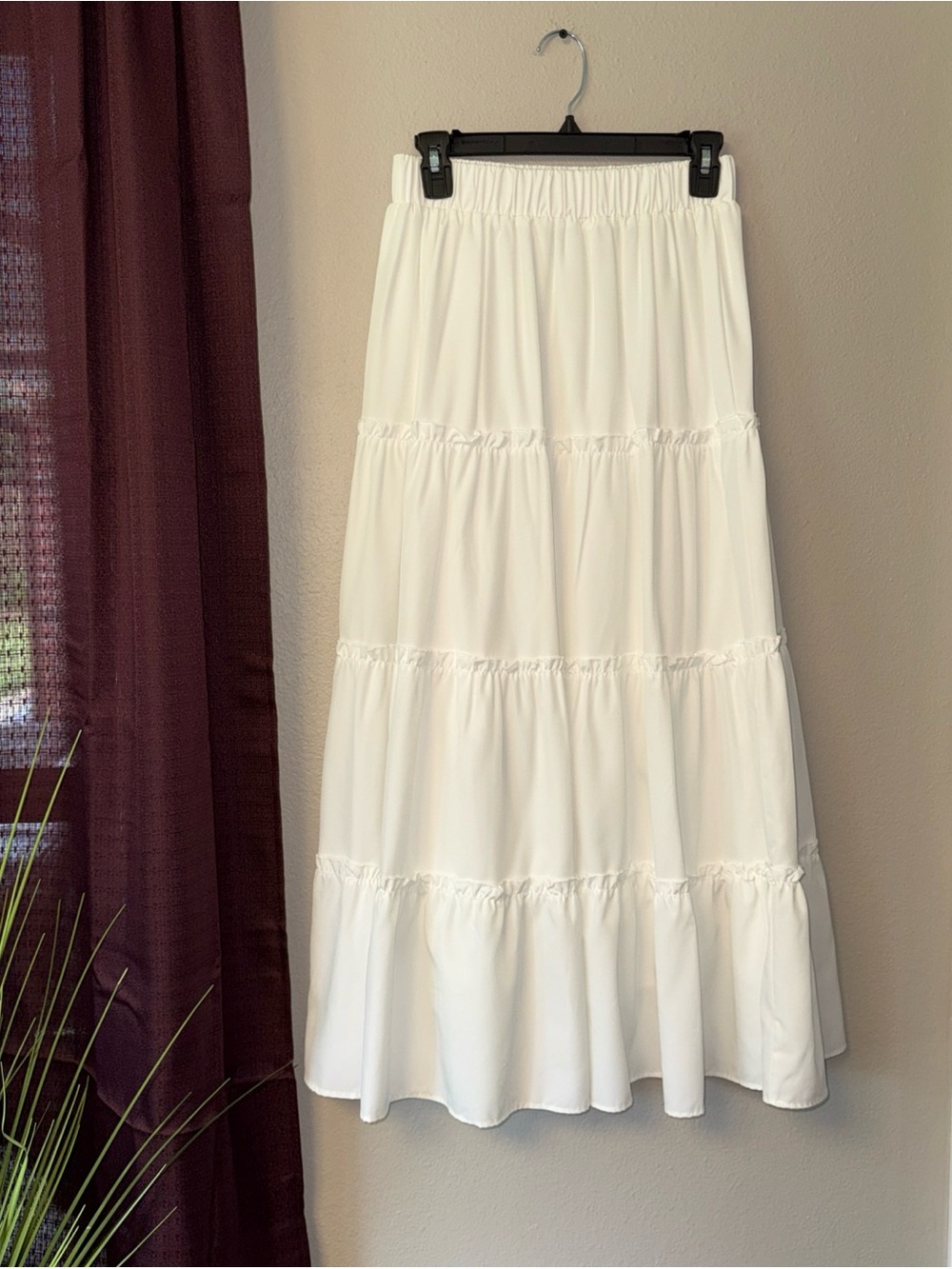 #854 Boutique White Ruffle Maxi Skirt Size Small